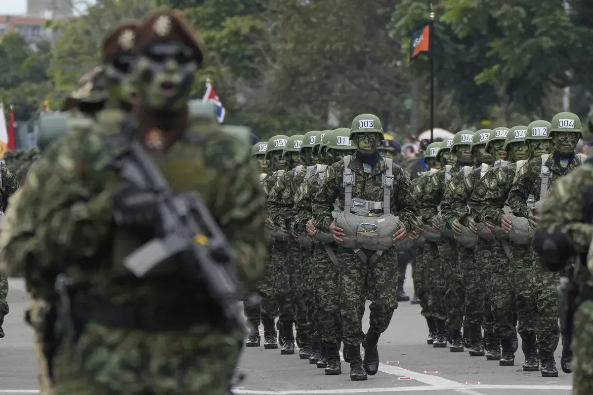 How Colombia's military compares to the US