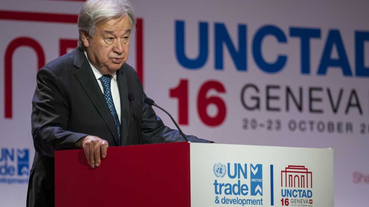 Global trade system risks coming off the rails: UN chief