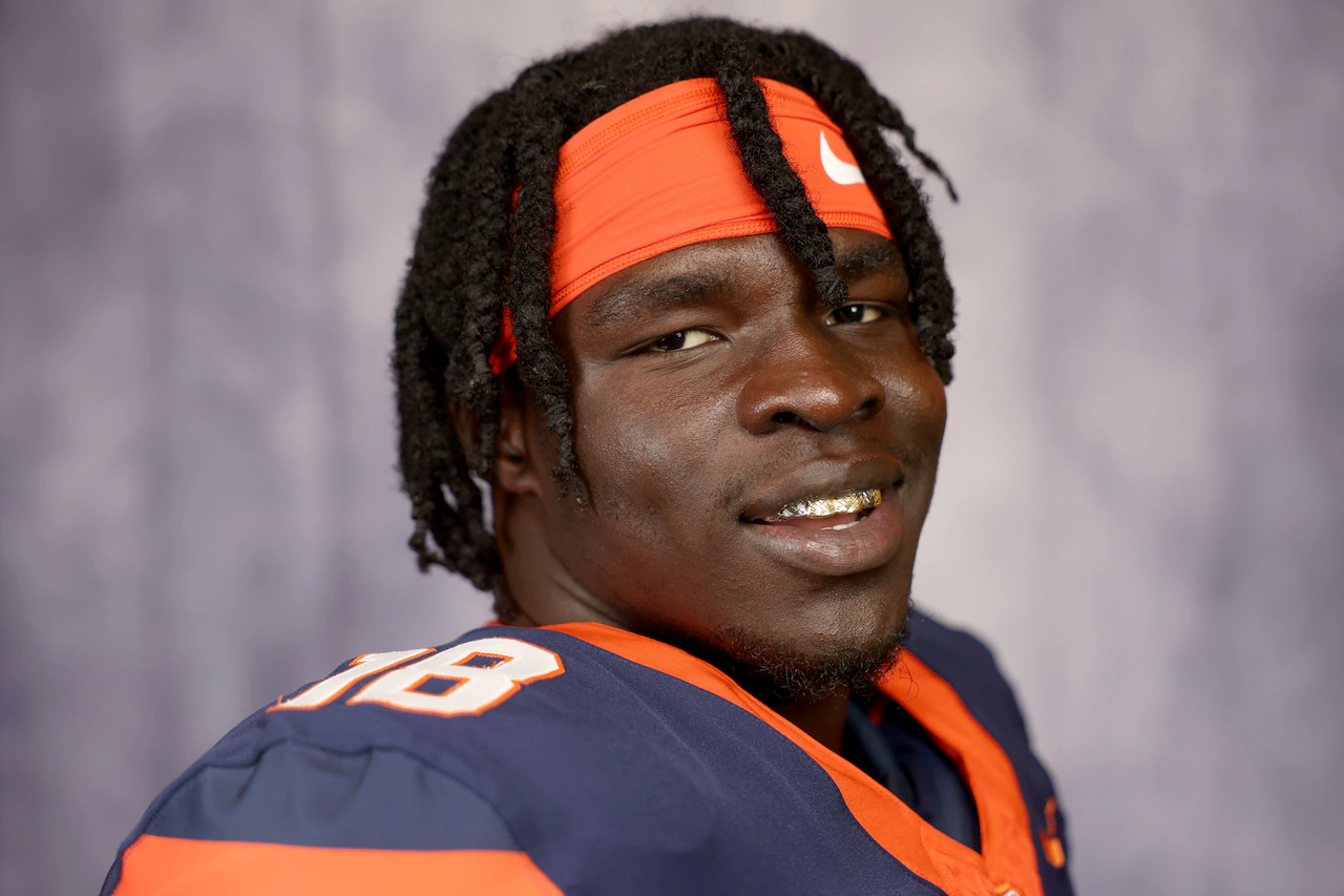 Syracuse linebacker worked 3 jobs to make football dream come true: ‘It was a test from God’