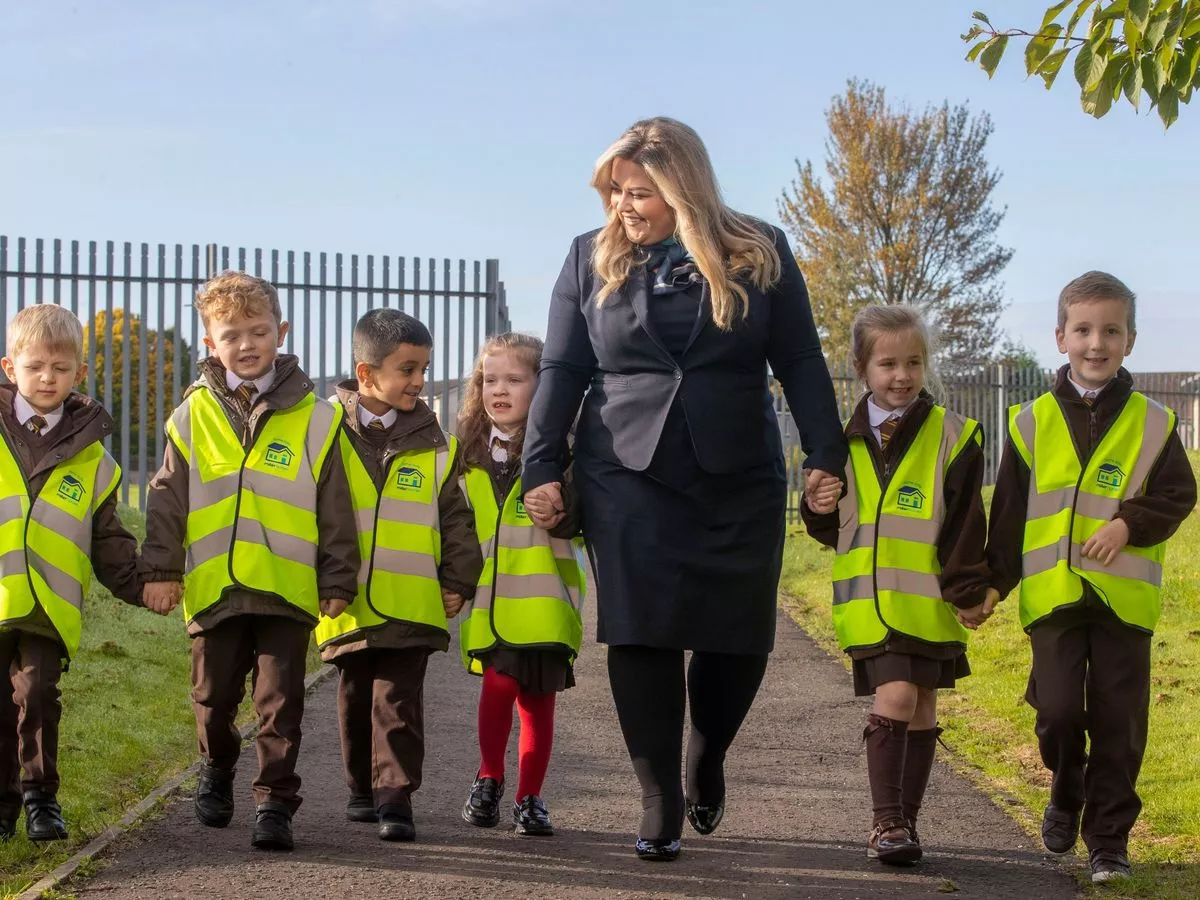 Housebuilder helping North Lanarkshire children to be seen as darker nights approach