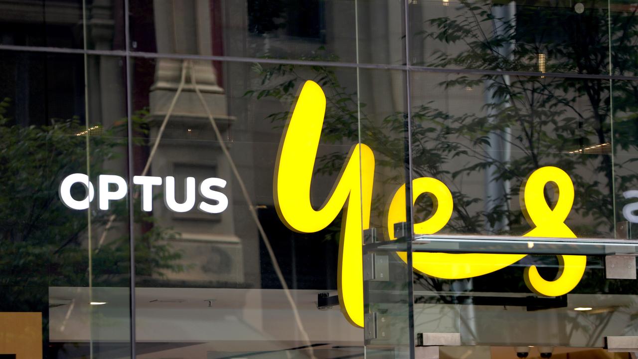 Optus drops major change ahead of triple-0 inquiry