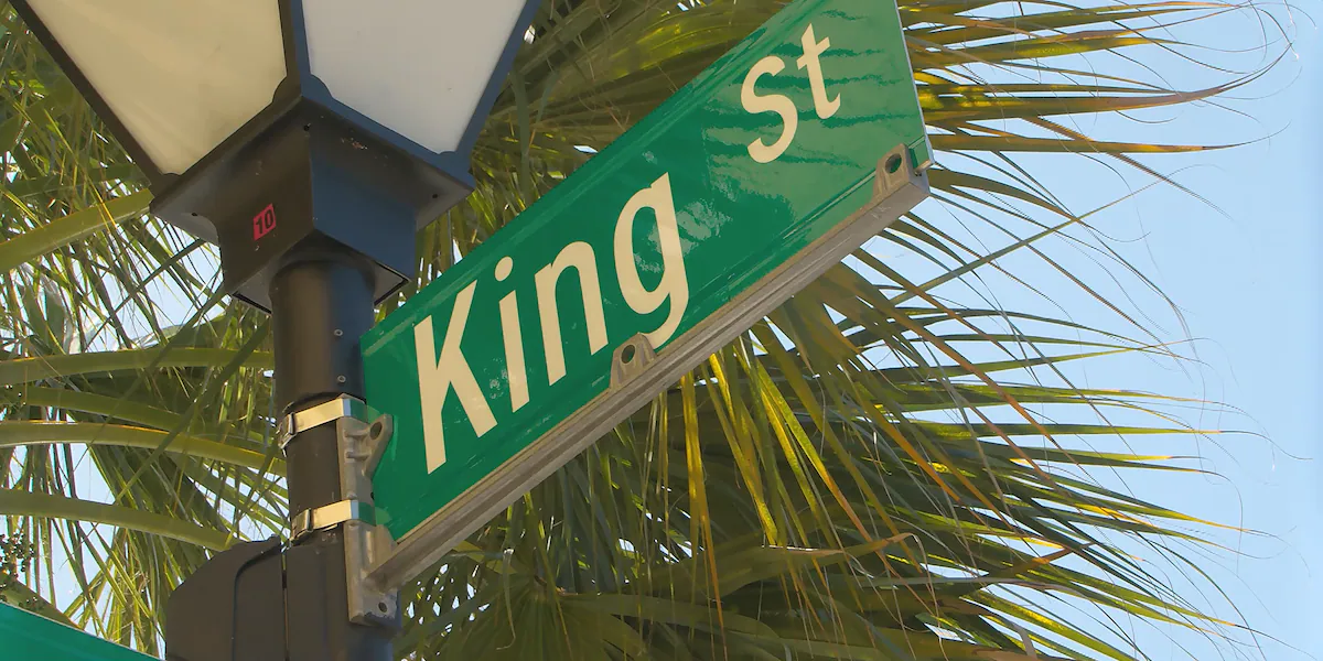 Curfew impacts downtown Charleston businesses