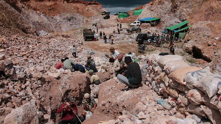Indonesia's Mining Crisis Needs Fair Laws, Local Engagement