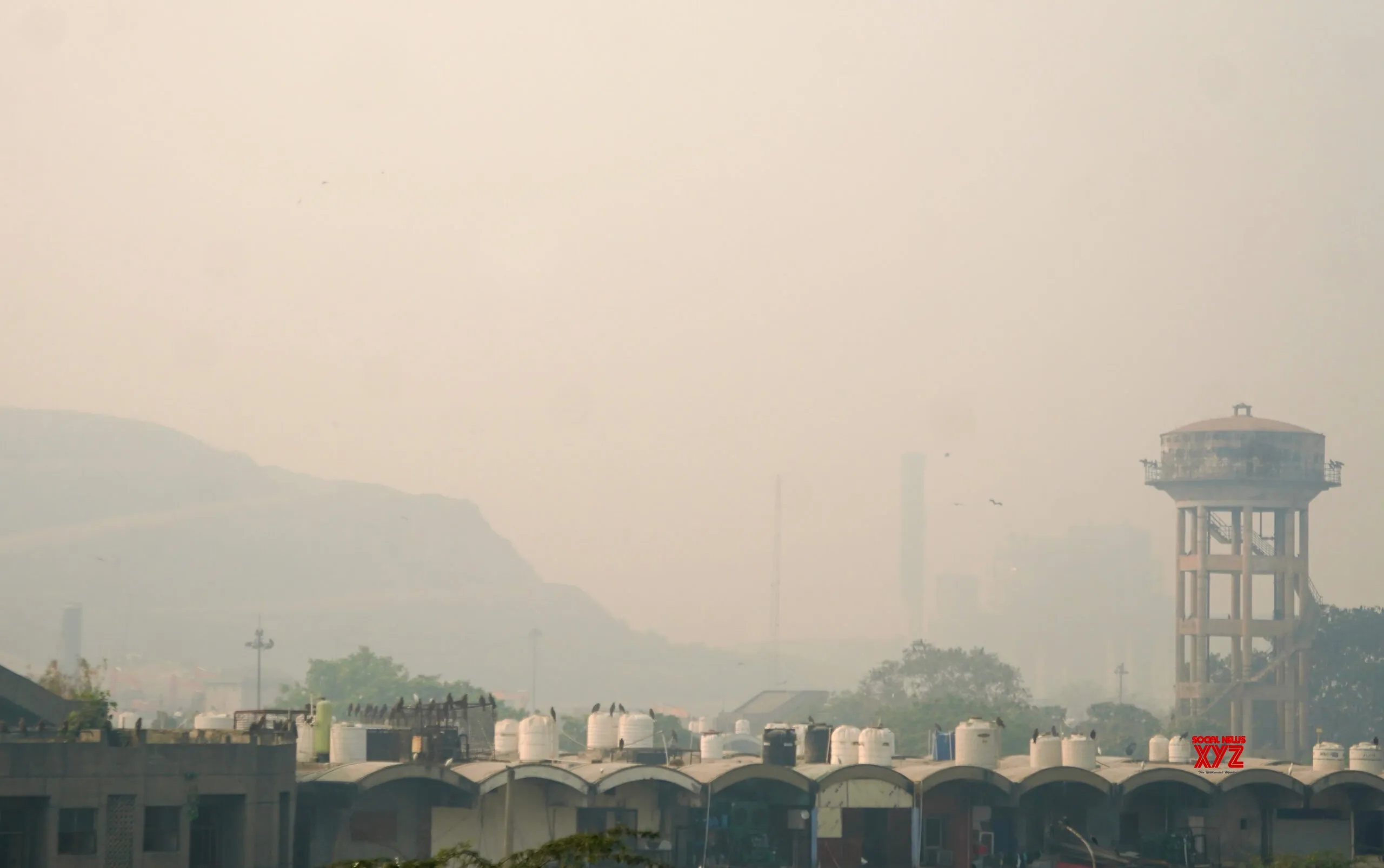 Thick Smog Engulfs New Delhi #Gallery