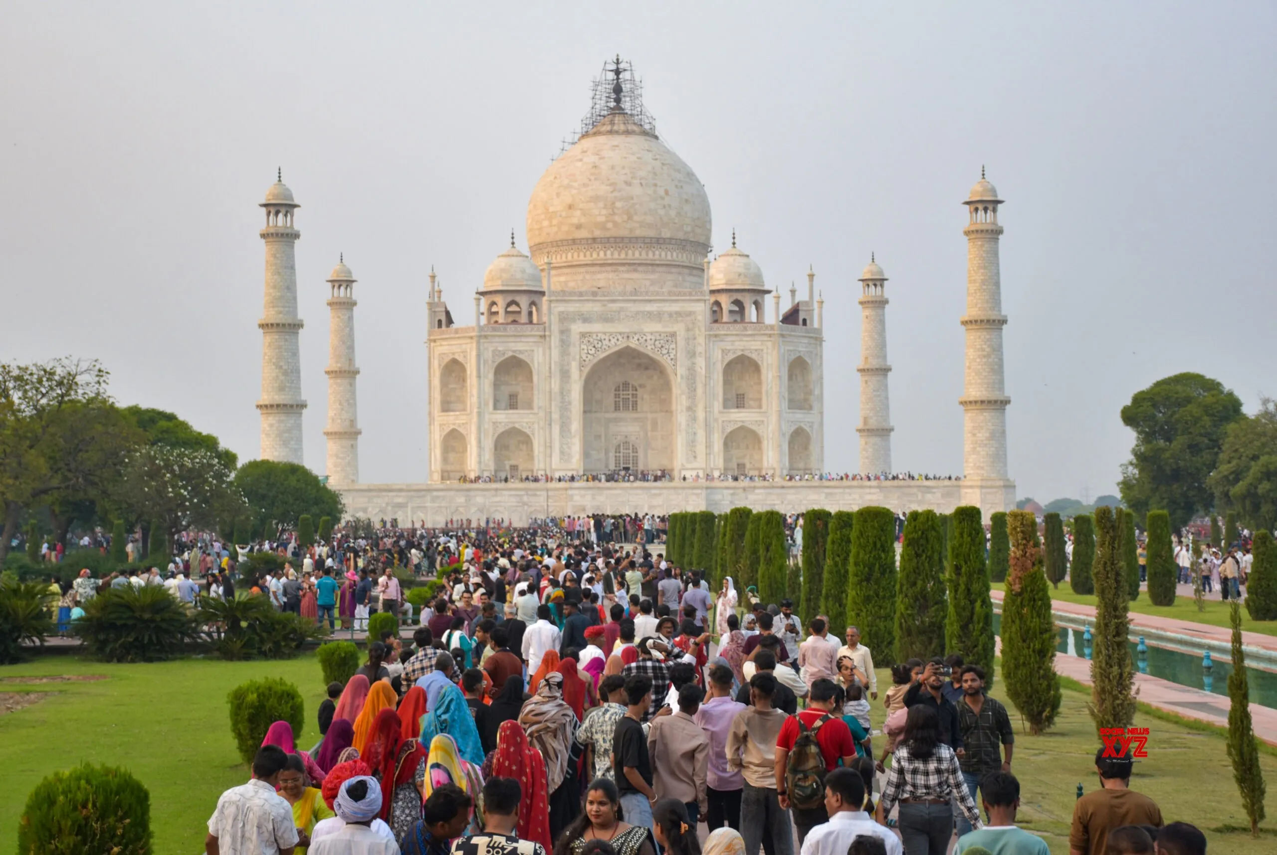 Agra: Tourists Flock to the Taj Mahal #Gallery