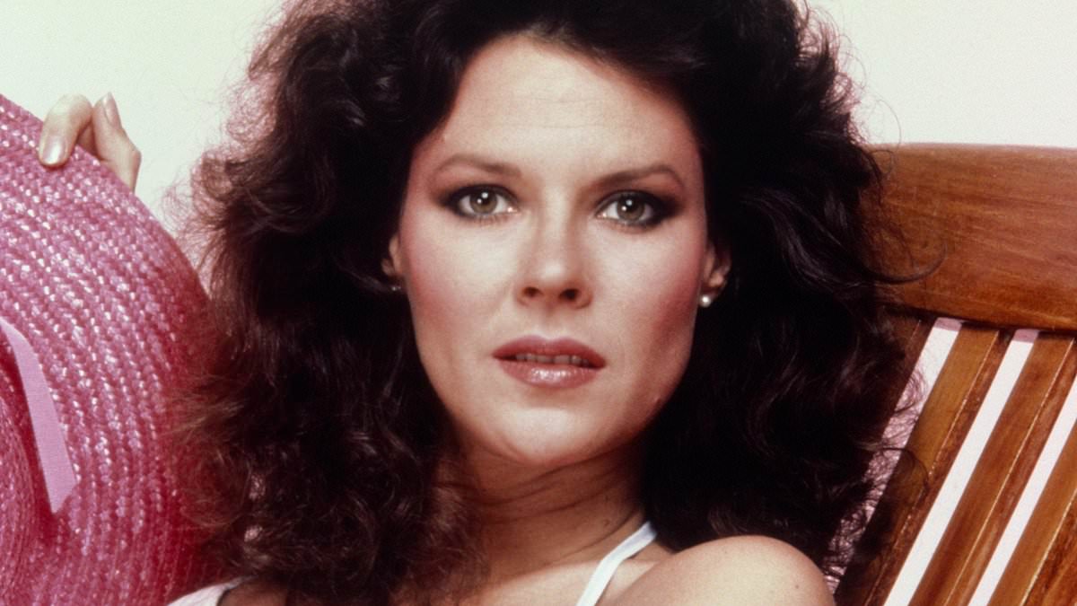 Iconic 80s star JoBeth Williams who played foxy Poltergeist mom dazzles at 76