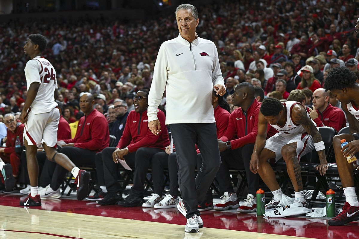 Calipari takes a trip down memory lane with Arkansas men’s exhibition at Memphis
