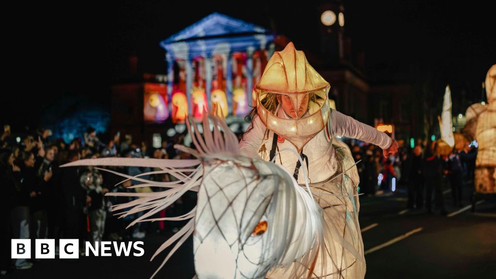 Thousands descend on Paisley for Halloween festival