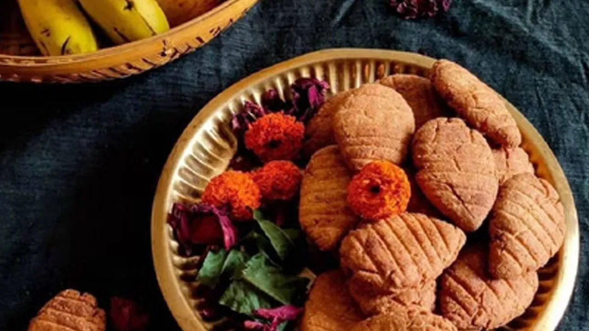 Thekua Recipe : बिना चीनी के बनाएँ क्रिस्पी और सॉफ्ट केला ठेकुआ, हर कोई कहेगा वाह