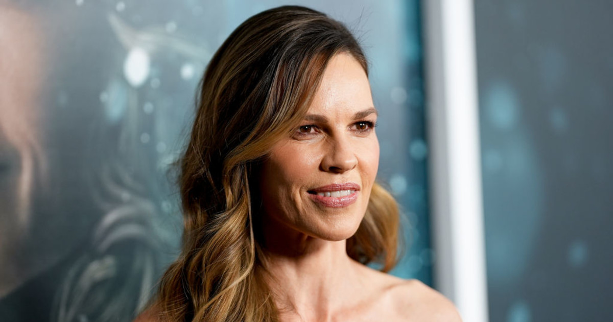 Prayers Pour in for Hilary Swank as She Shares ‘Unexpected’ Death in Emotional Post