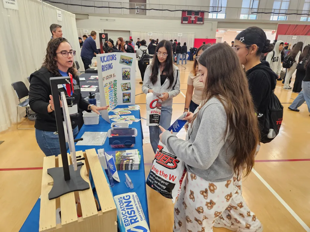 High school freshmen in Aurora get info on future careers