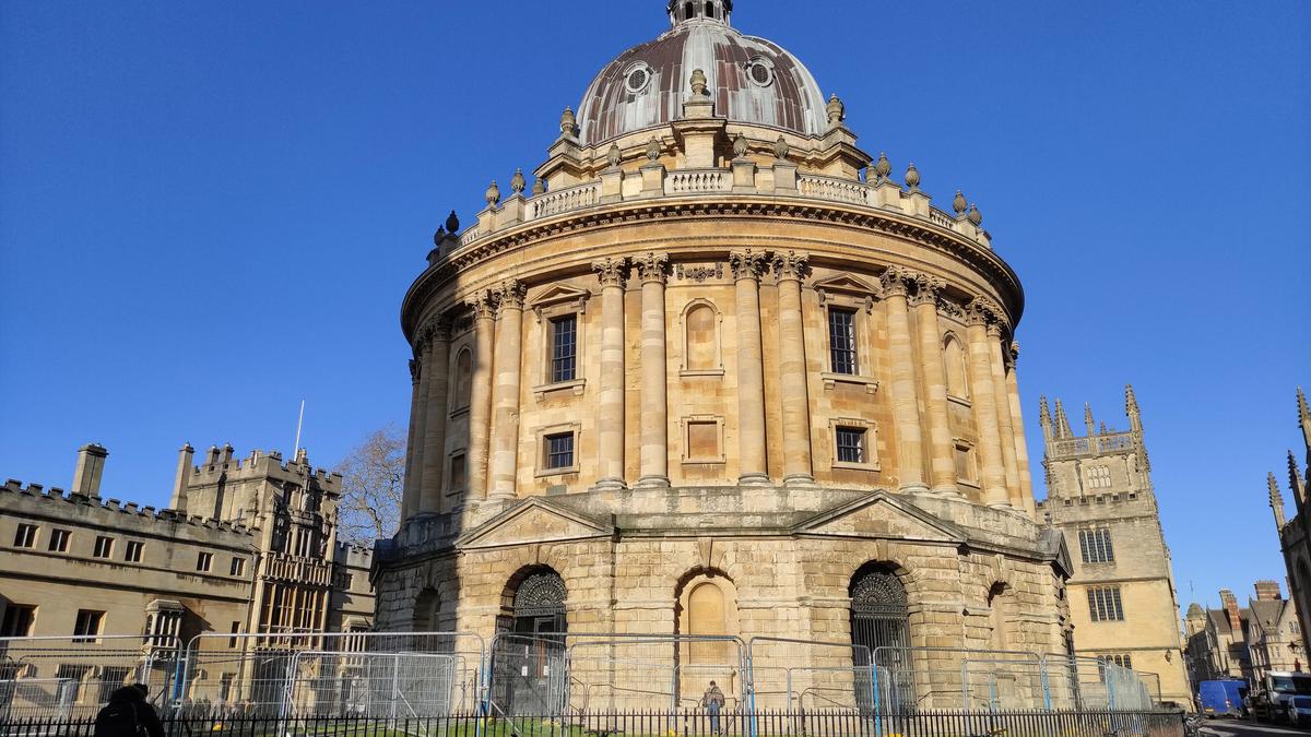 Strolling through the amazing history of Oxford