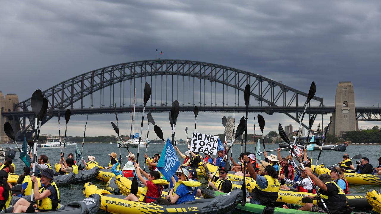 Group decends on iconic Aussie landmarks