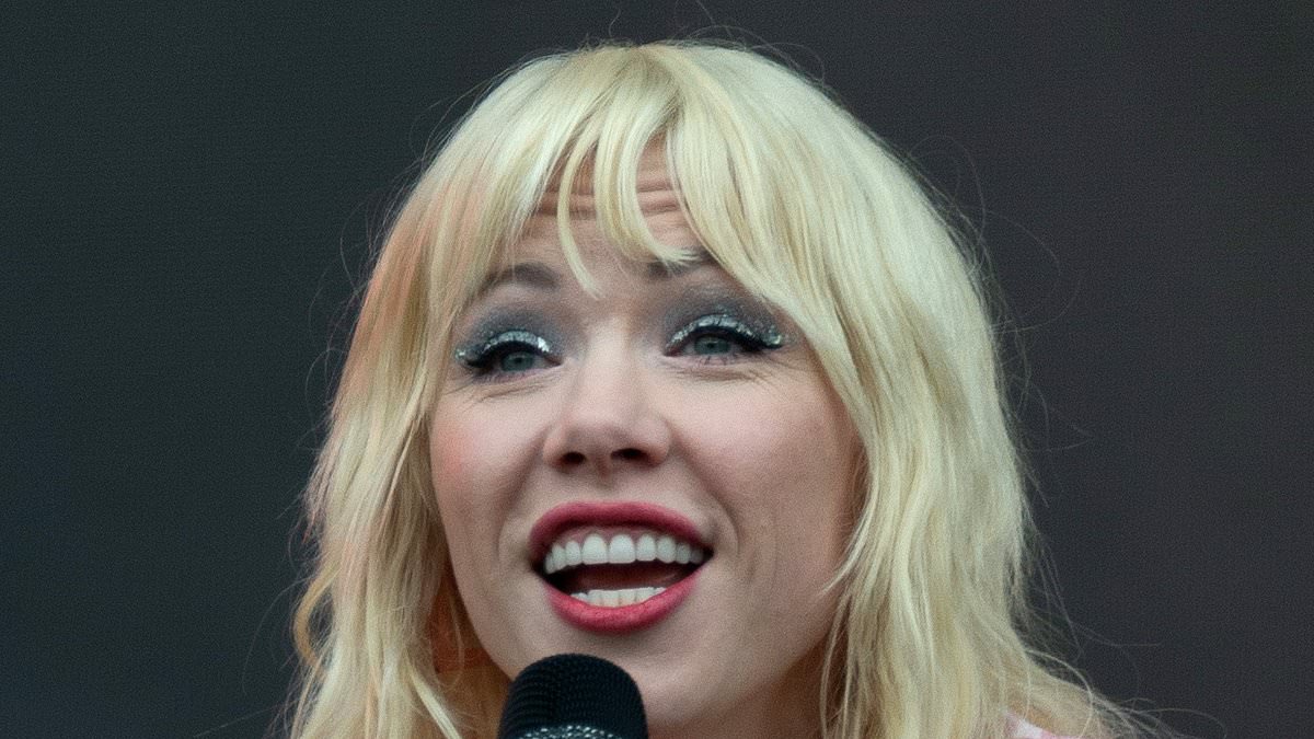 Carly Rae Jepsen is married! Call Me Maybe singer ties the knot with music producer at iconic NYC hotel