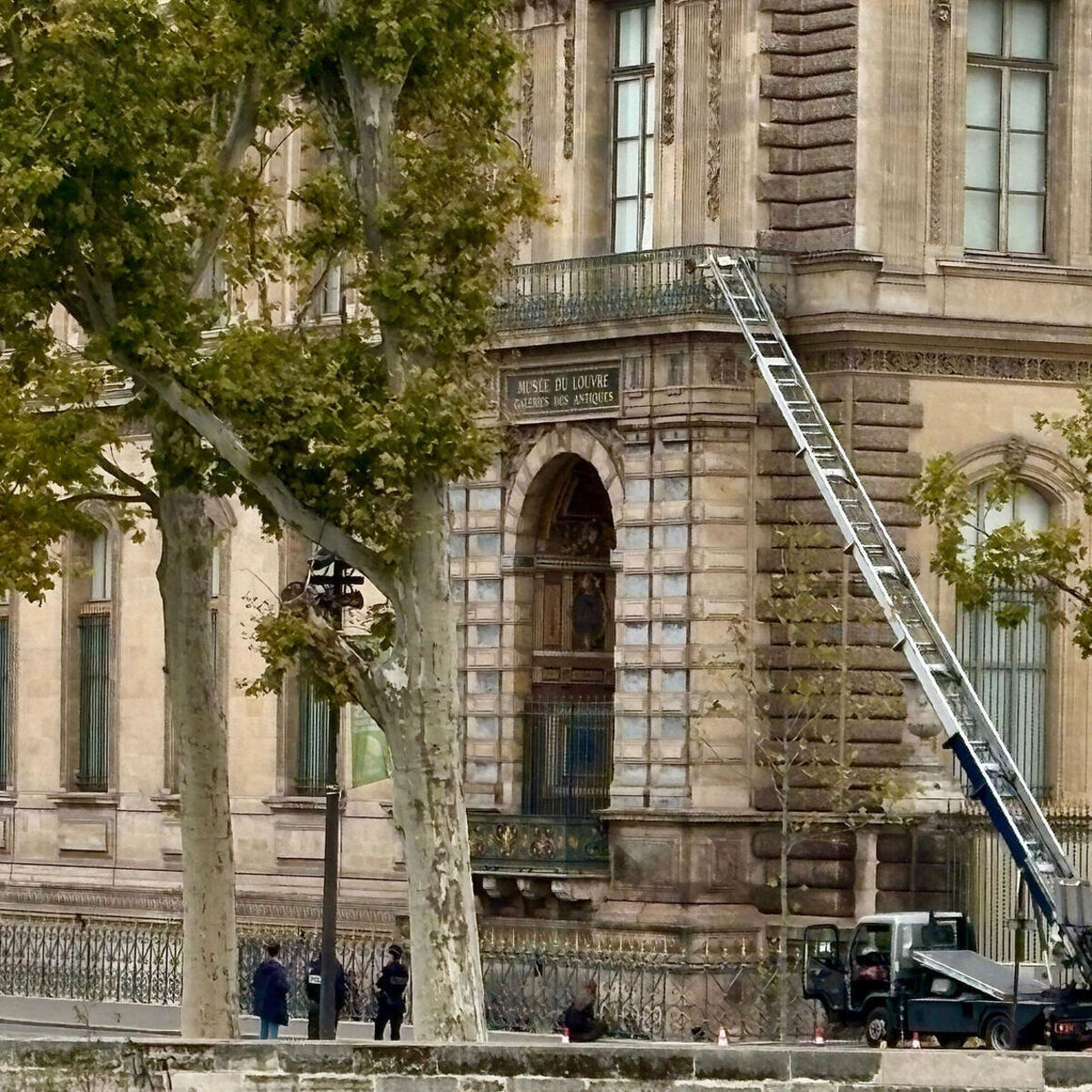 Colin Sheridan: Louvre thieves didn't just steal some rocks, they stole France's national pride