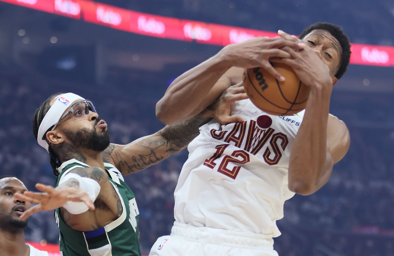 Cavs provide Sunday sports pick-me-up, holding off Giannis Antetokounmpo-led Milwaukee Bucks, 118-113