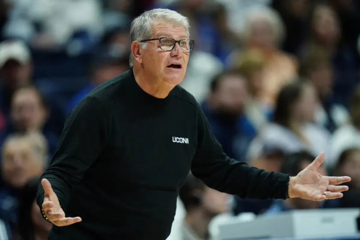 Geno Auriemma Shares 11-Word Reminder for No. 1 UConn After Exhibition Win vs SCSU