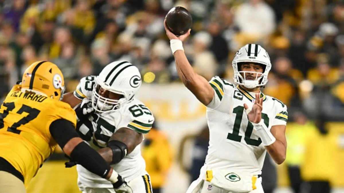 Jordan Love matches one of Brett Favre's franchise records as Packers defeat Steelers and Aaron Rodgers