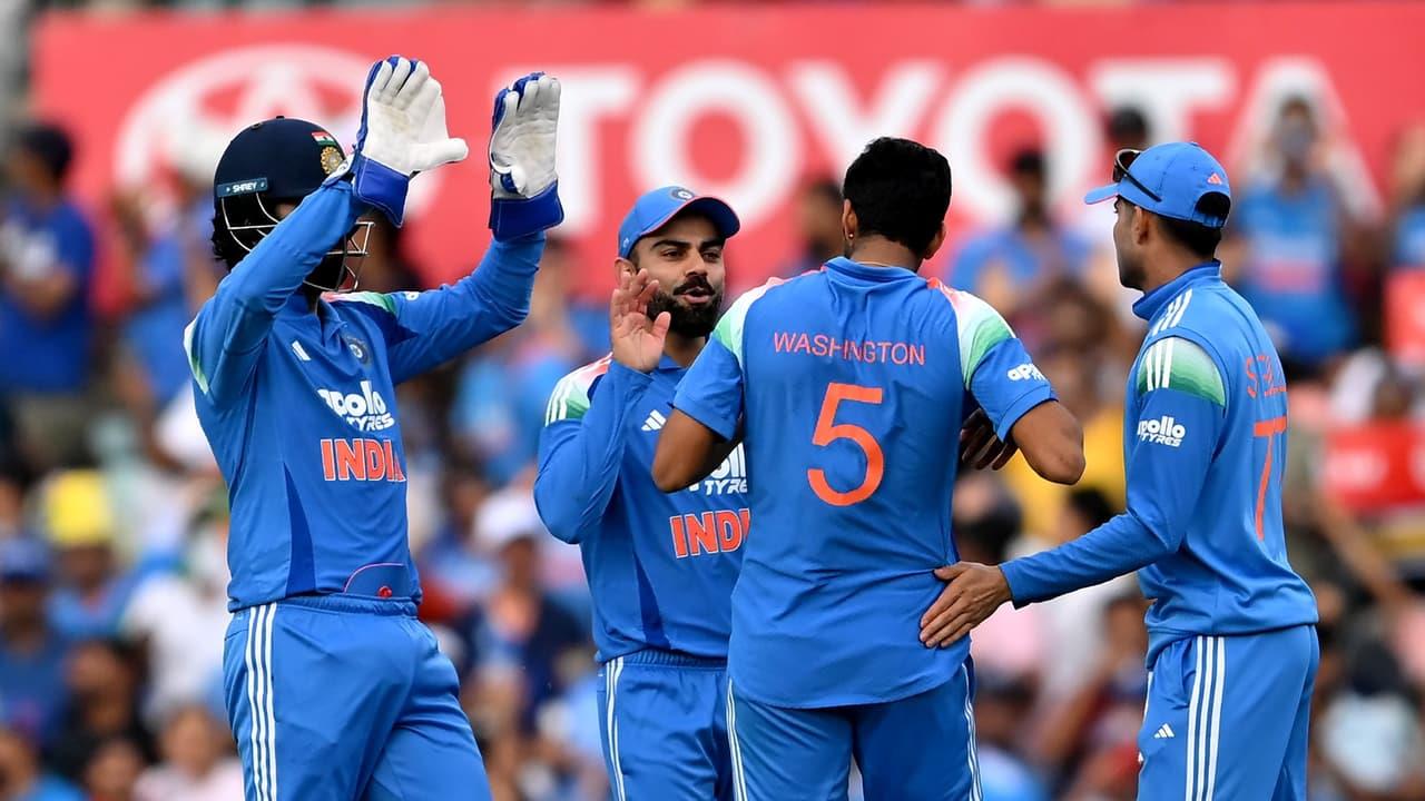 AUS Vs IND, Sydney ODI: Virat Kohli's Jaw-Dropping Catch To Dismiss Matthew Short Sets Internet Abuzz (WATCH)