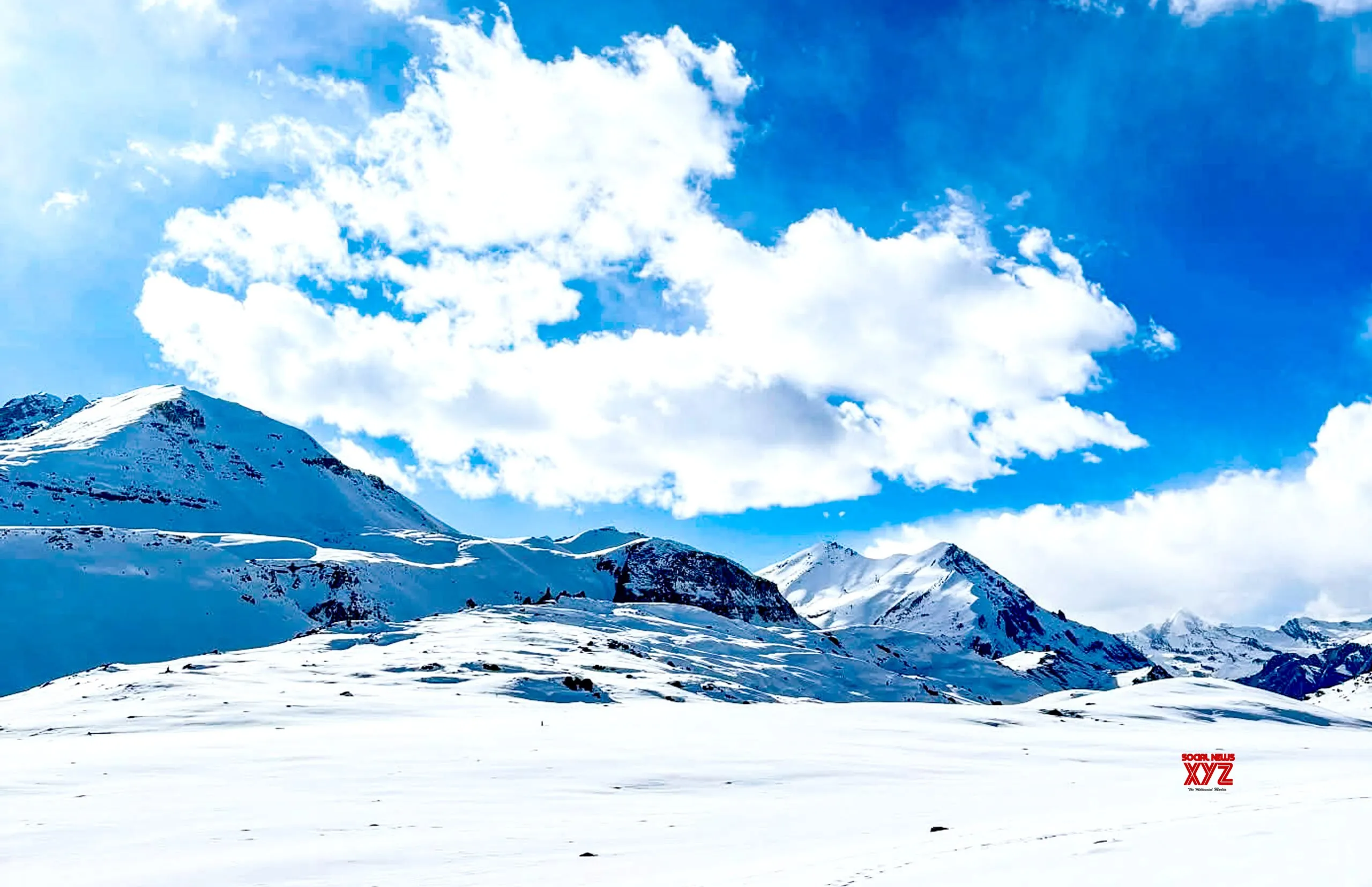 Fresh snow blankets Baralacha La Pass Valley mountains #Gallery