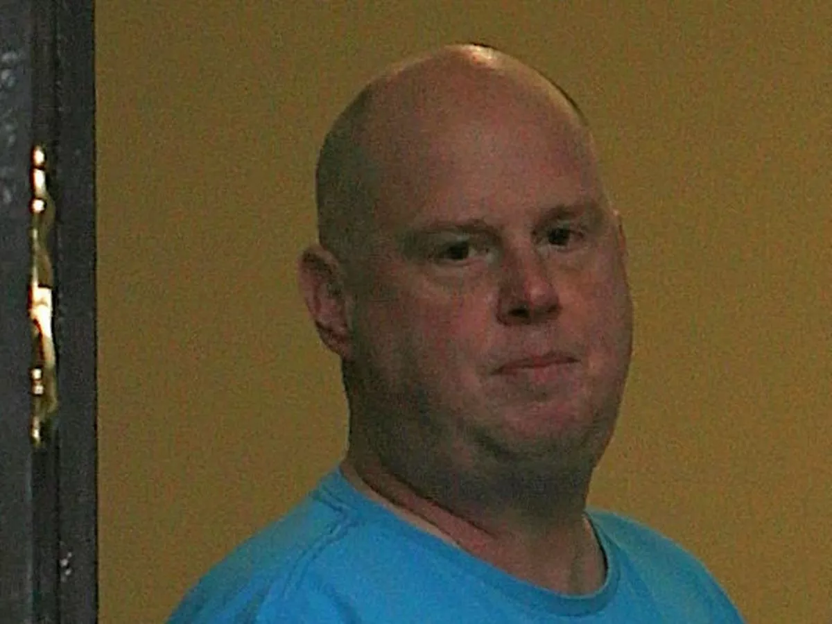 Conman linked to famous sports stars drank acid in court to avoid sentence