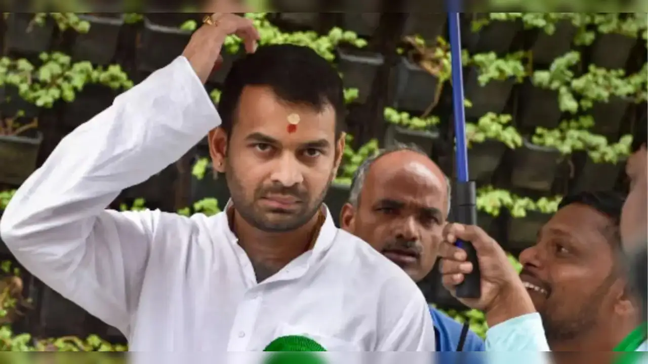 Bihar Polls - 'Death Over Returning to RJD': Tej Pratap Yadav Distances From Lalu Yadav, Tejashwi