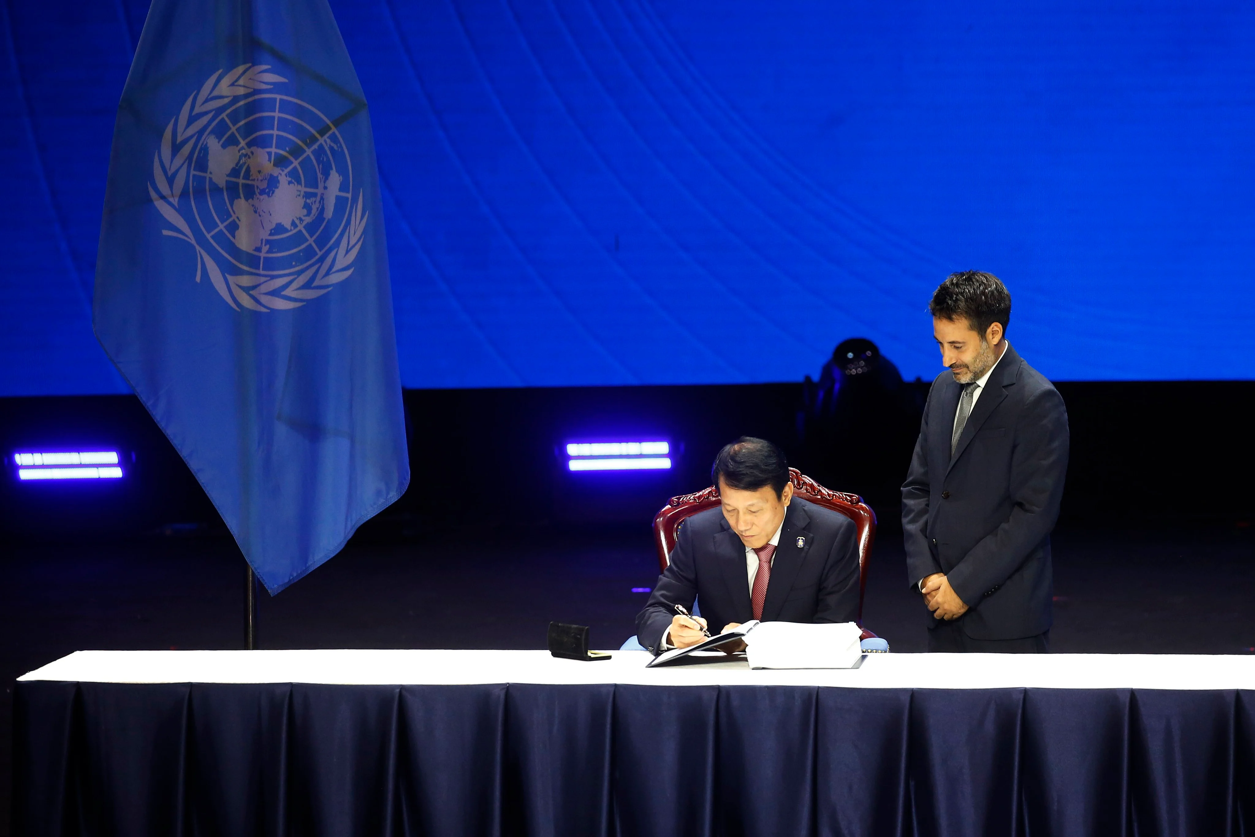 More than 60 UN members sign cybercrime treaty in Vietnam amid rights concerns