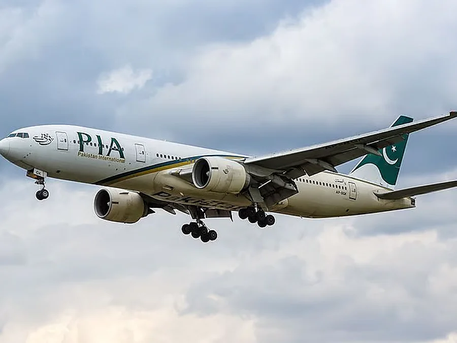 Pakistan flag carrier resumes UK flights after five-year ban