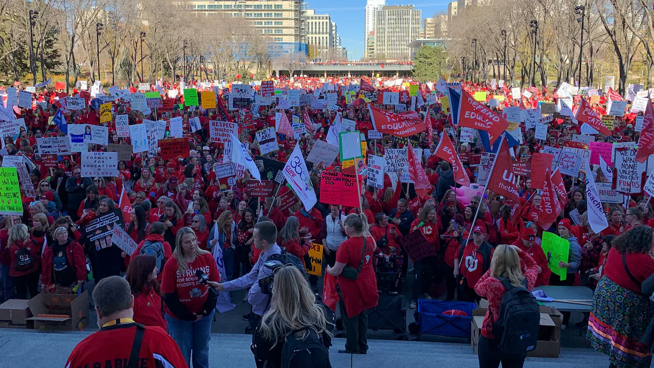 Alberta schools, educators, students preparing for classes to resume if bill orders teachers back to work