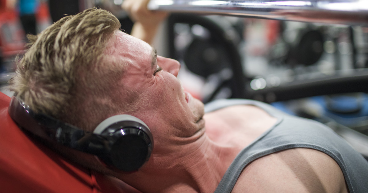 Strength Coach’s Science-Backed Chest Workout for Faster Muscle Growth