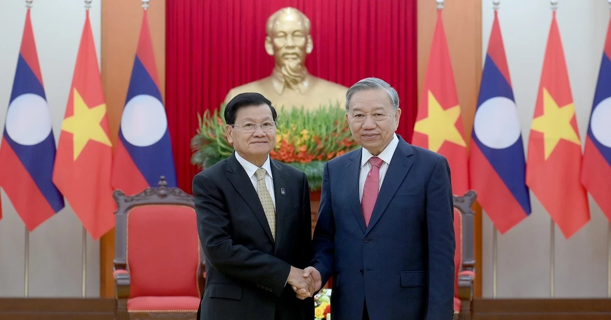 Party General Secretary hosts top Lao leader - Nhan Dan Online