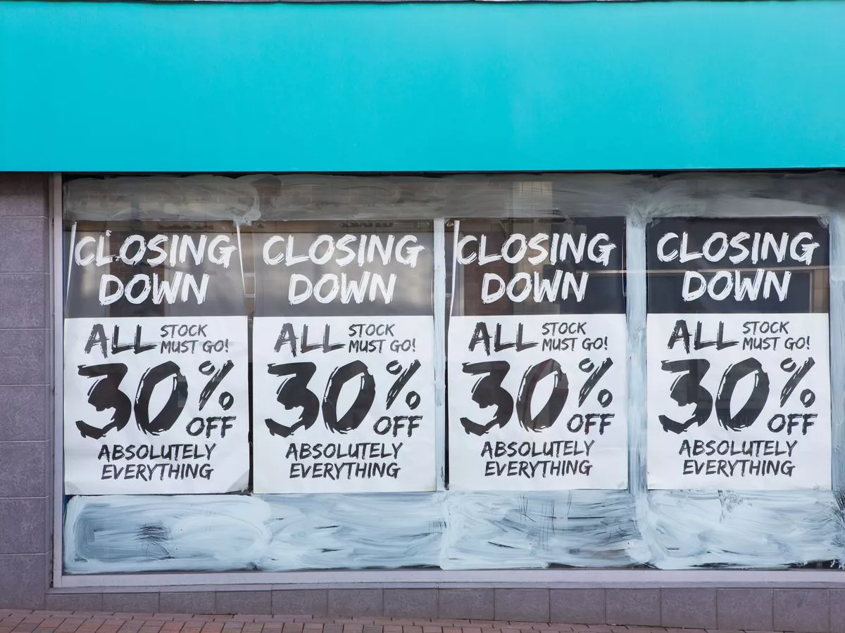 High street giants closing down stores and pubs in November - see list