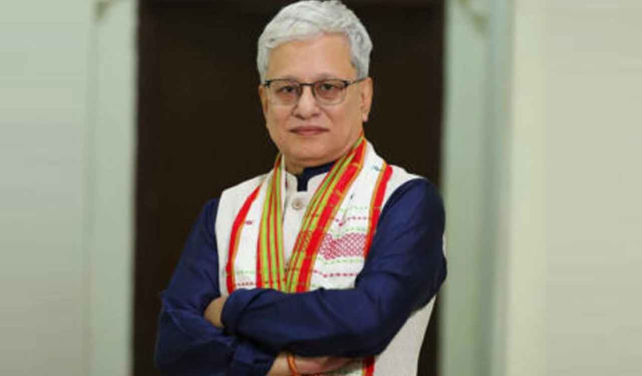 Governor visits Kaveri University, launches Integrated Research Center