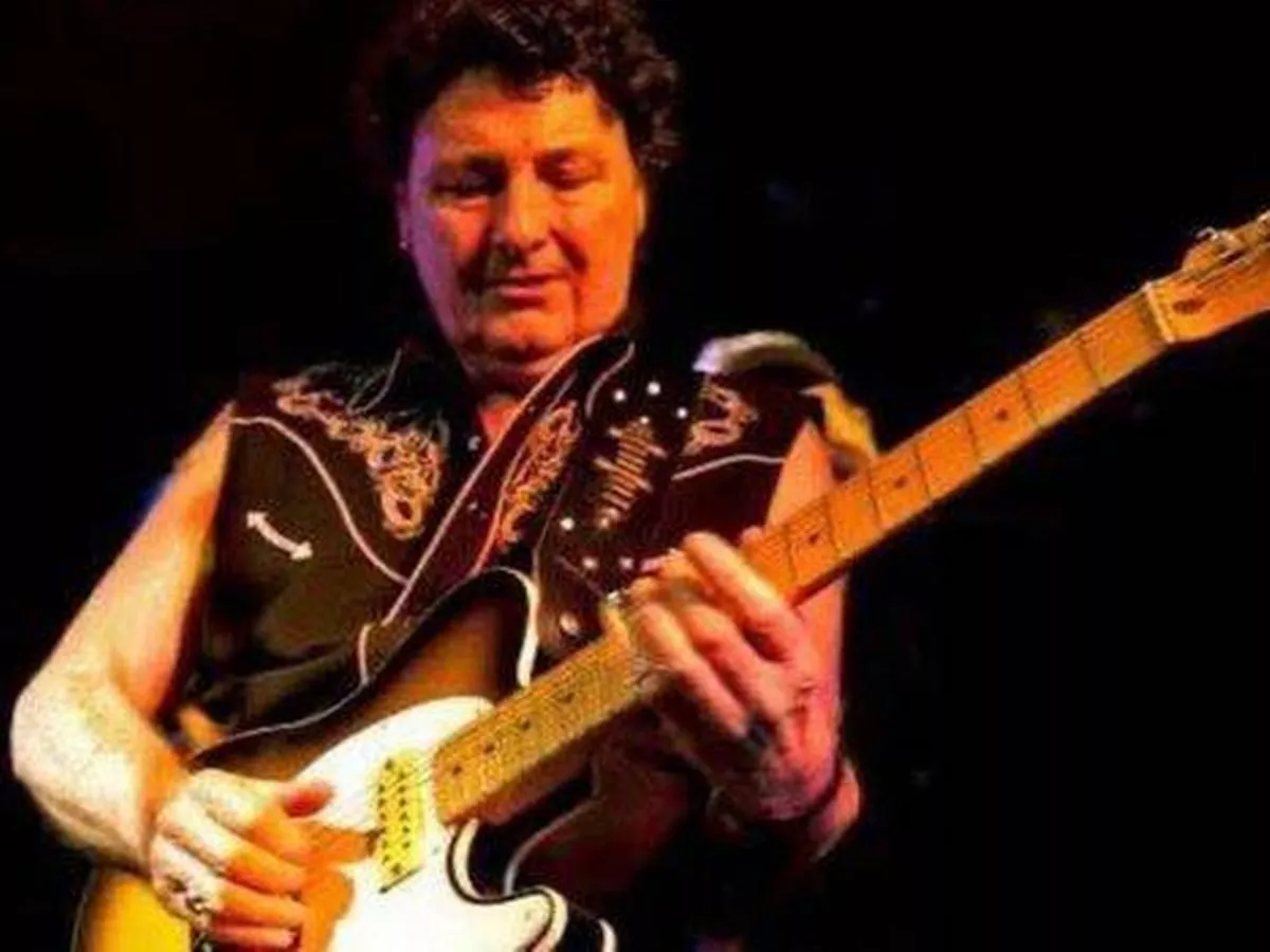 Iconic 70s rock star dies after tragic health battle as tributes are paid