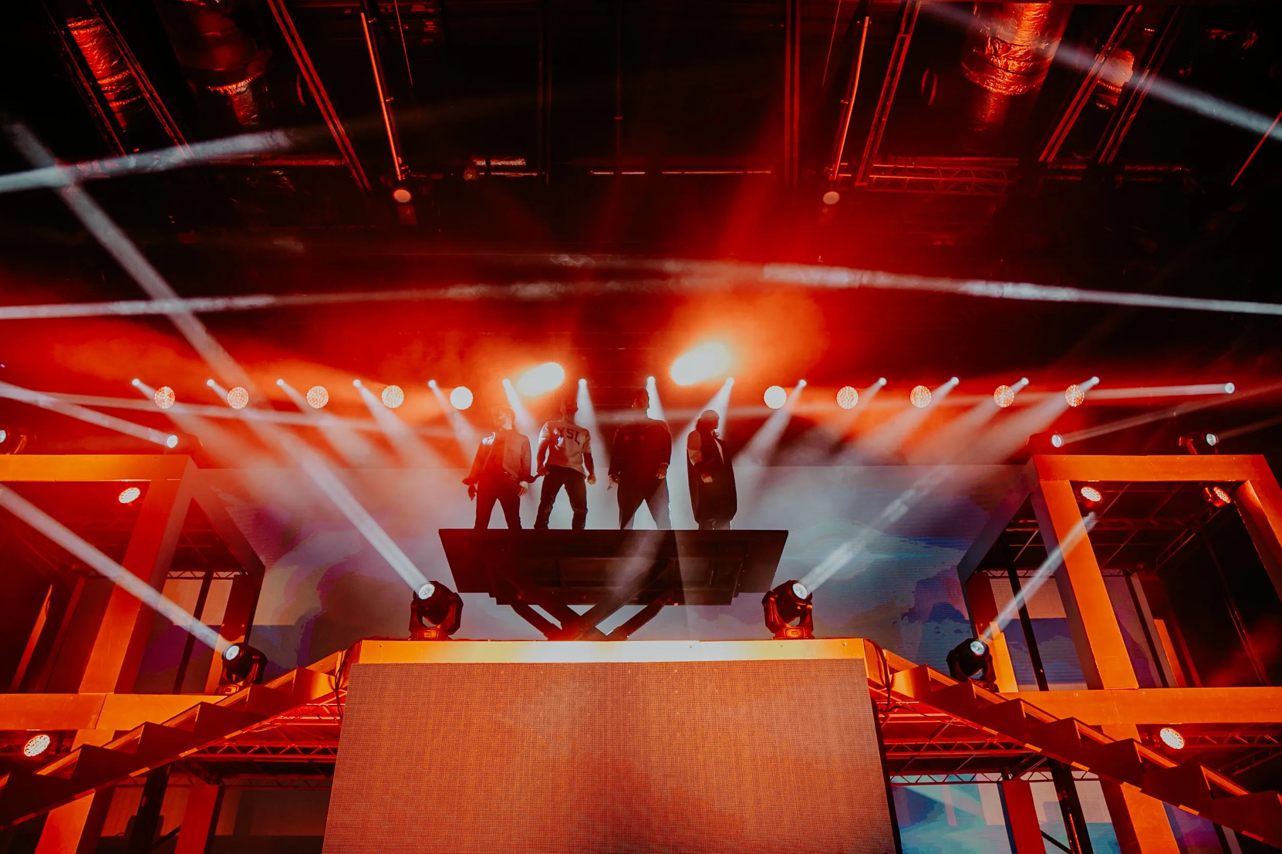 Fans convinced chart-topping 2010s boyband are in secret feud