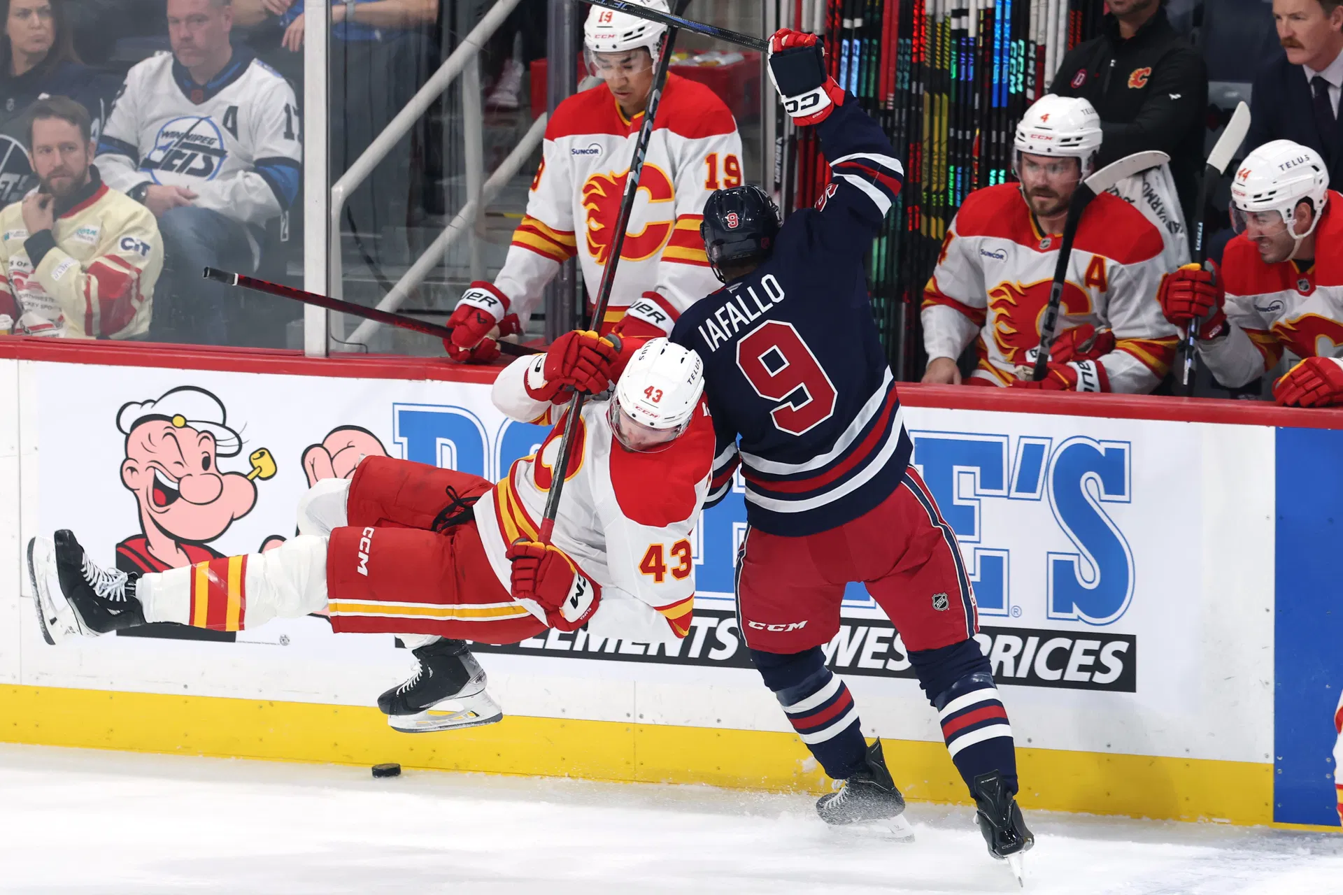 [WATCH]: Adam Klapka trades bombs with Logan Stanley in heavyweight scrap
