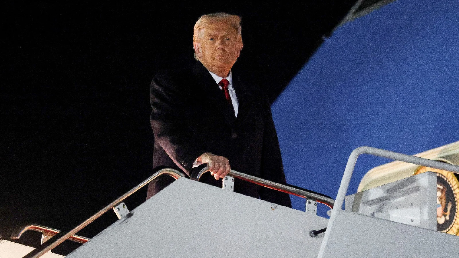 Trump Heads To ASEAN Summit; Trade Talks With Xi, Possible Kim Meet On Agenda