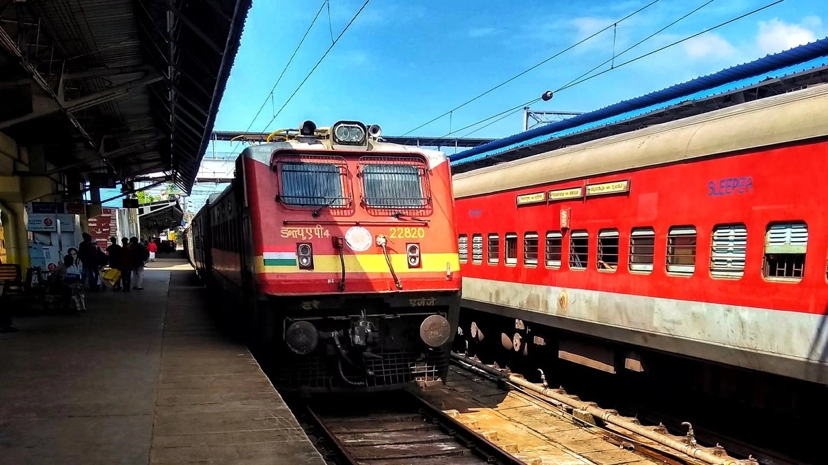 Chhath Puja 2025: Indian Railways Gears Up for Festivities Rush, Operates Over 12,000 Special Trains Nationwide