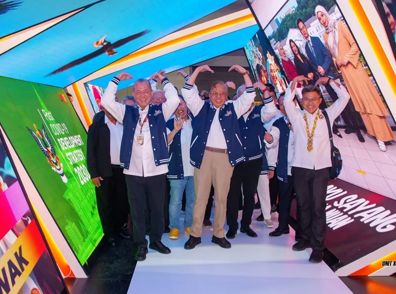 ‘You are our hero’: Premier wins hearts of youths at Lan Berambeh with bold vision for future
