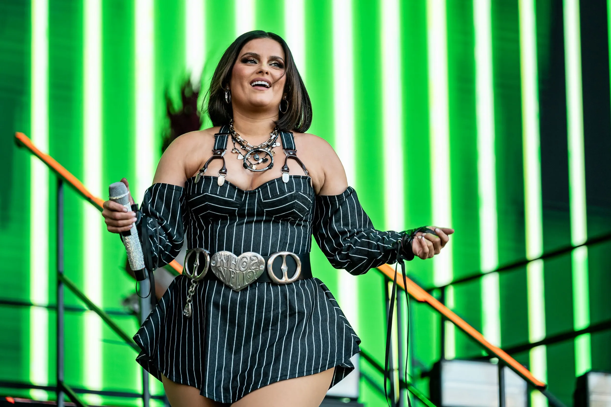 00s pop icon announces she’s quitting live performances for the ‘foreseeable future’