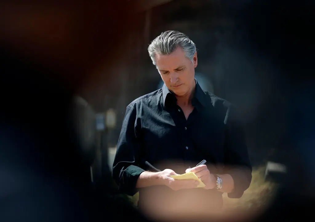 Harris, Newsom begin jockeying for 2028 presidential campaigns