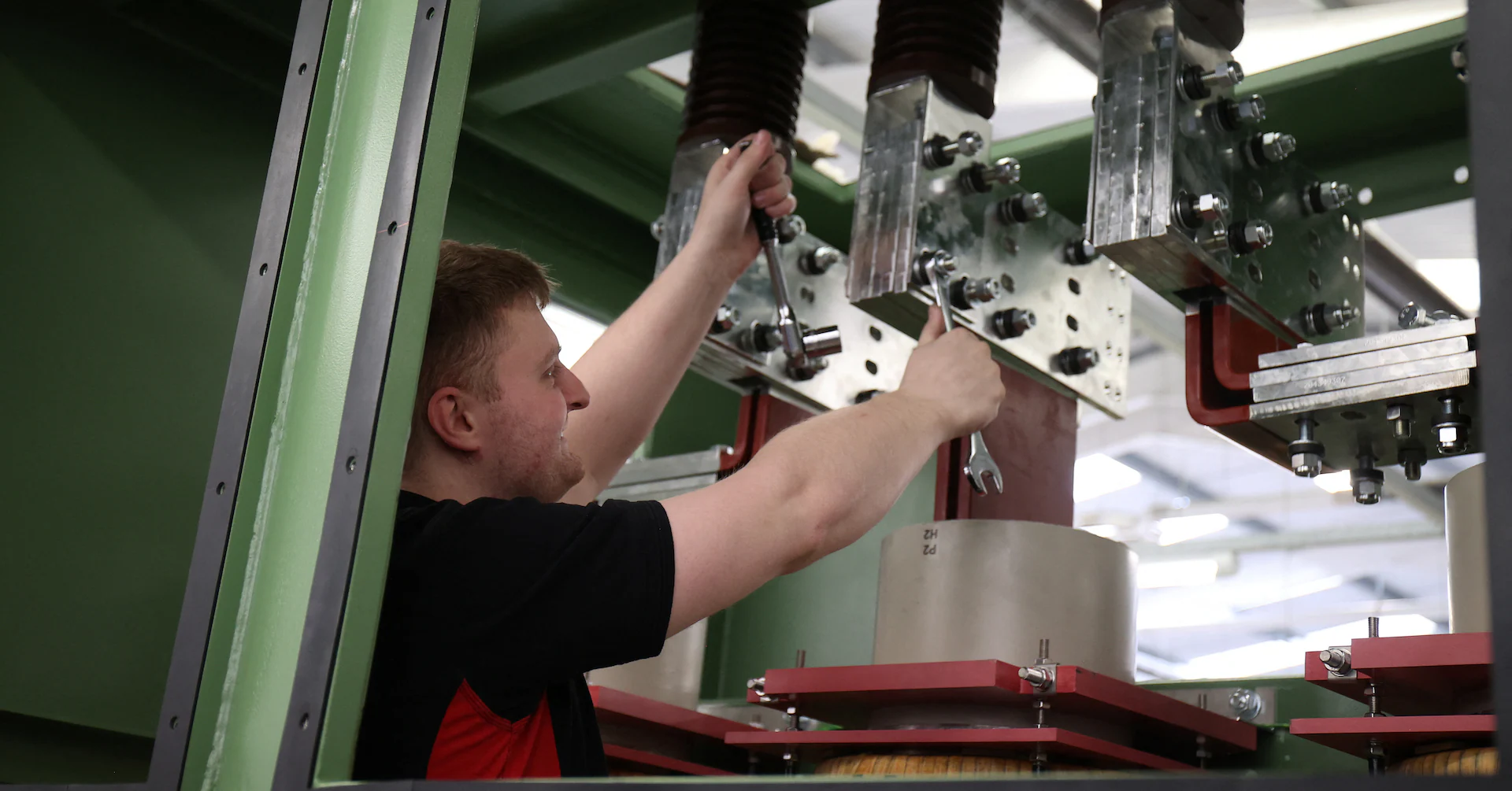 UK manufacturers invest at slowest pace since 2017, report says