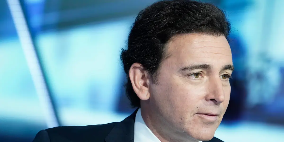 Ex-Ford CEO: US EVs Will See 'Gradual Growth' After Incentive Pullback