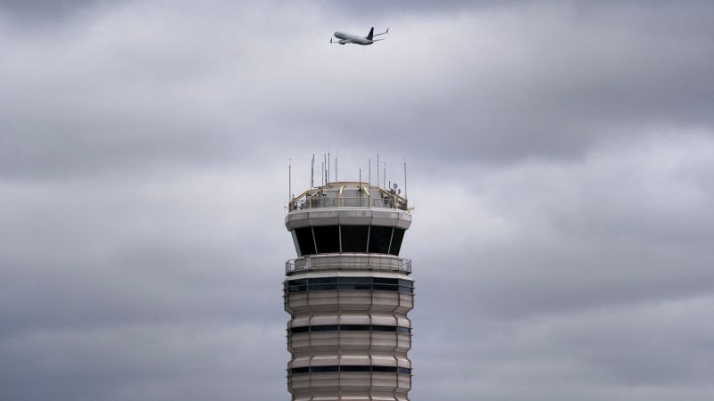 Air traffic control staffing problems spiked over the weekend, raising concerns about growing disruption