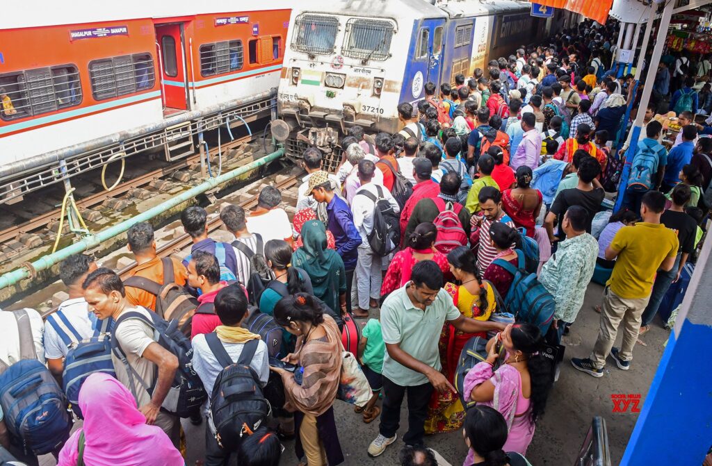 Patna: Travel Rush Due to Chhath Festival #Gallery