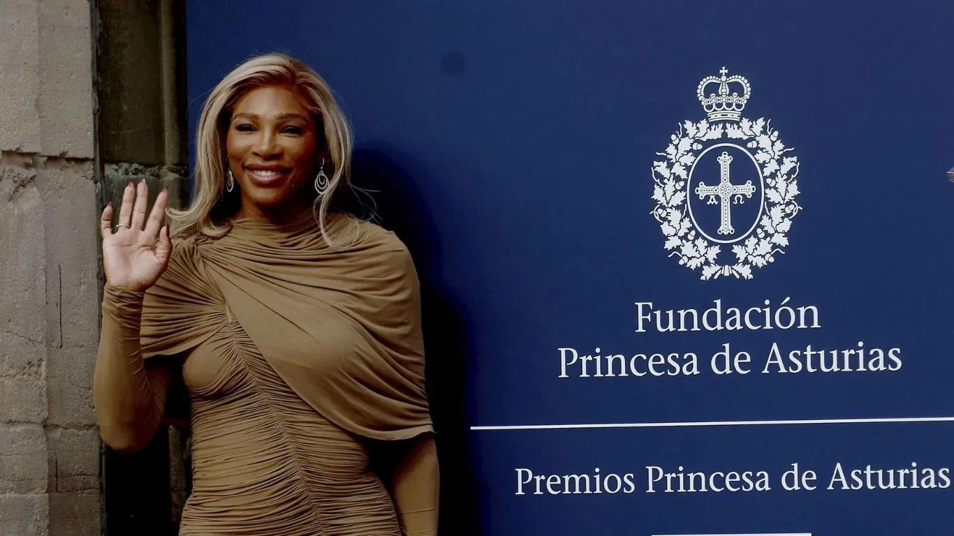 Serena Williams turns up the glamor in chic red gown, husband Alexis Ohanian reacts as she becomes 'a princess' after receiving major honor in Spain