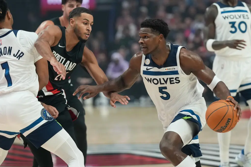 Anthony Edwards out with hamstring injury