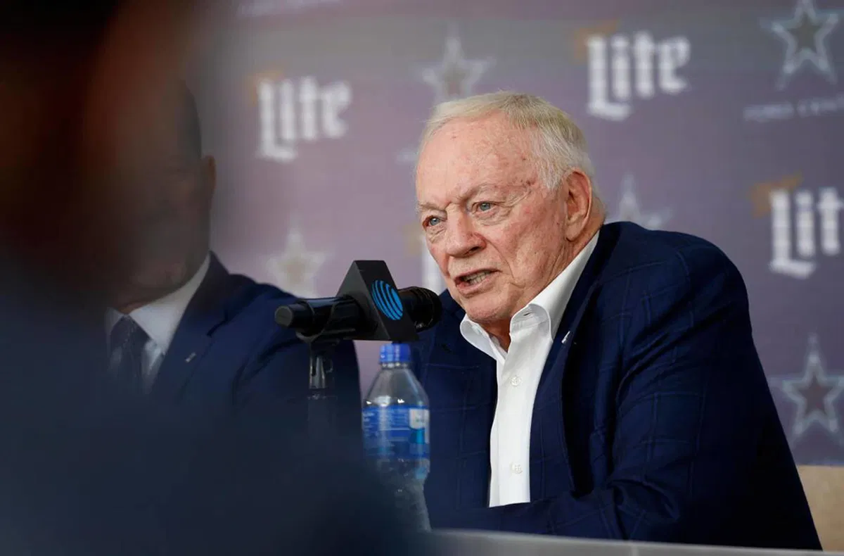 Jerry Jones Makes Decision on Cowboys Trade Plans Before Confirming Trevon Diggs’ Future