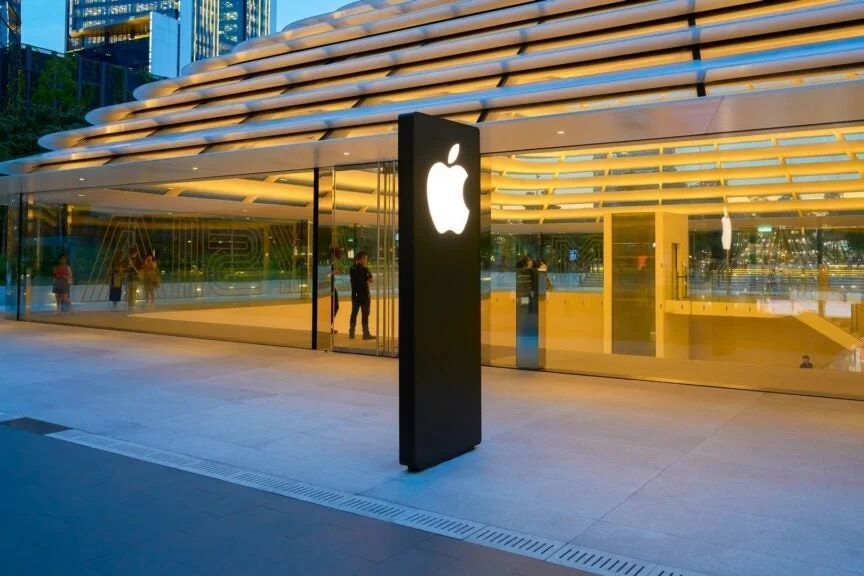 Apple's Legal Woes, iPhone Air Fails To Impress And More: This Week In Appleverse