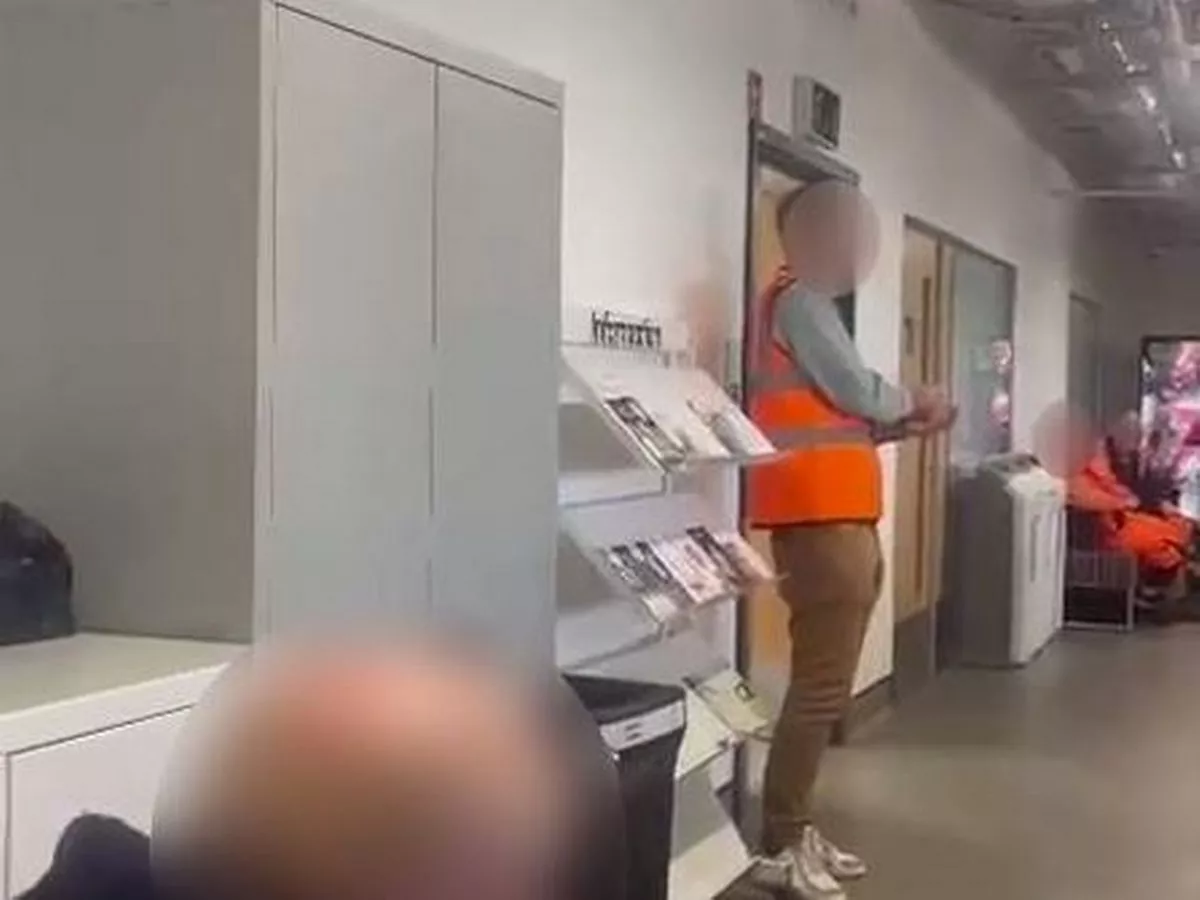 Agency bin workers vote for strike action amid 'bullying and blacklisting'